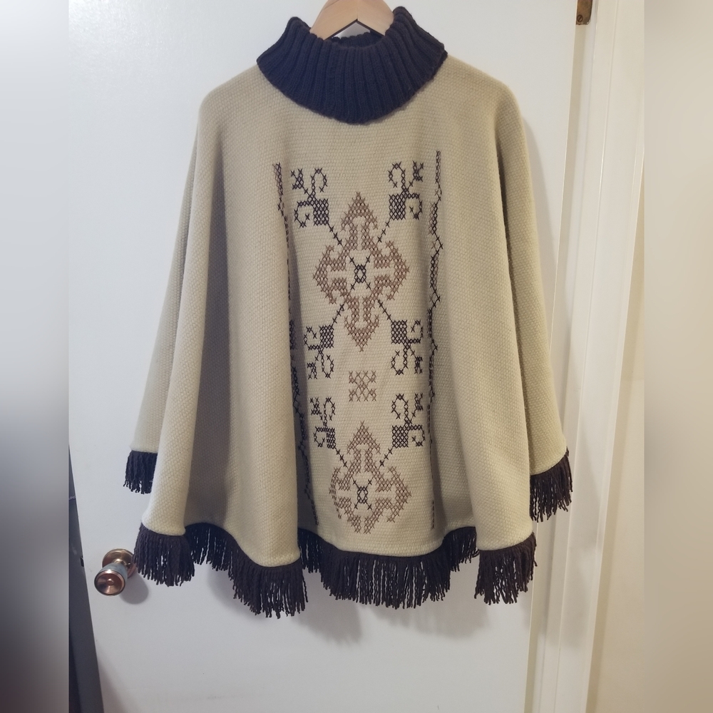 Vintage Folk-Style Hand-Embroidered Wool Poncho Fringe Hem